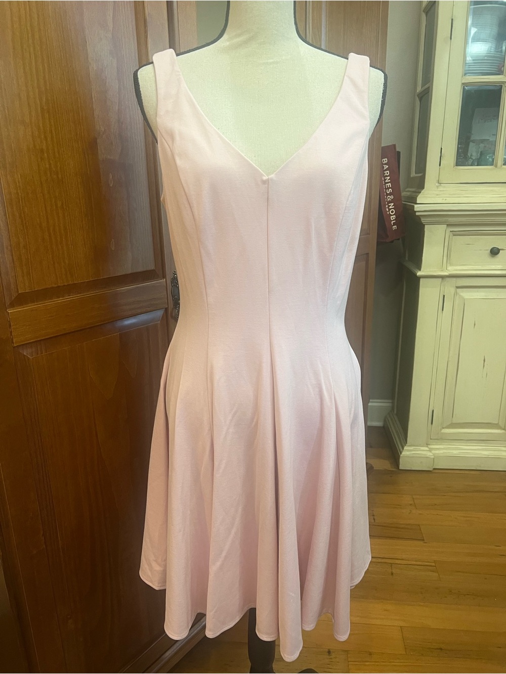 gb. X Amanda Uprichard Light Pink Sleeveless V-Neck Fit & Flare Dress